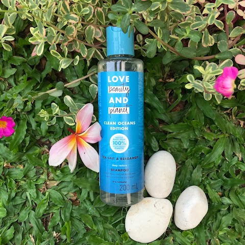 Review Love Beauty and Planet Ocean Edition Sea Salt & Bergamot Shampoo: Memberikan Kecantikan Tanpa Merusak Lingkungan