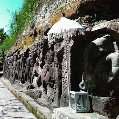 foto relief di pura yeh pulu ubud