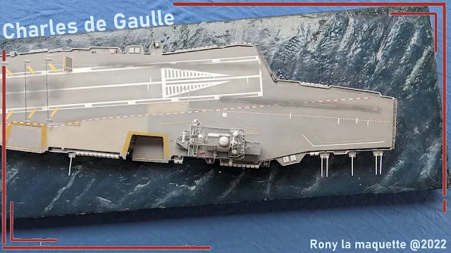 Maquette du Charles de Gaulle d'Heller au 1/400.