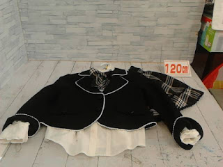 中古品　子供服　１２０ｃｍ　女児フォーマルセット服　２２００円