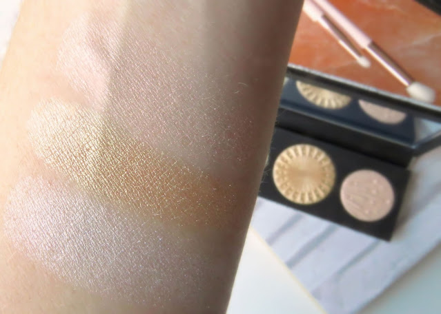 MAC Flashing Ice Extra Dimension Skinfinish Trio odtien Light swatch