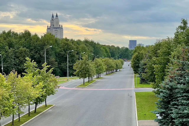 Парк Победы, аллея Защитников Москвы, жилой комплекс «Эдельвейс»
