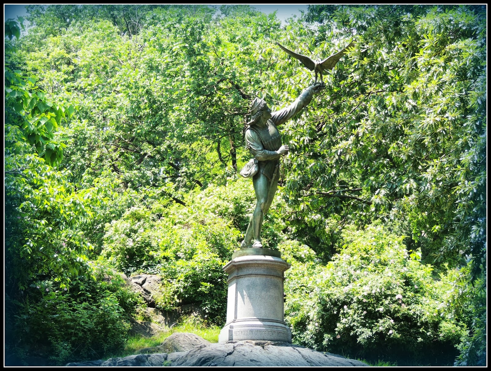 NY en 3 Días: Escultura The Falconer de Daniel Webster en Central Park