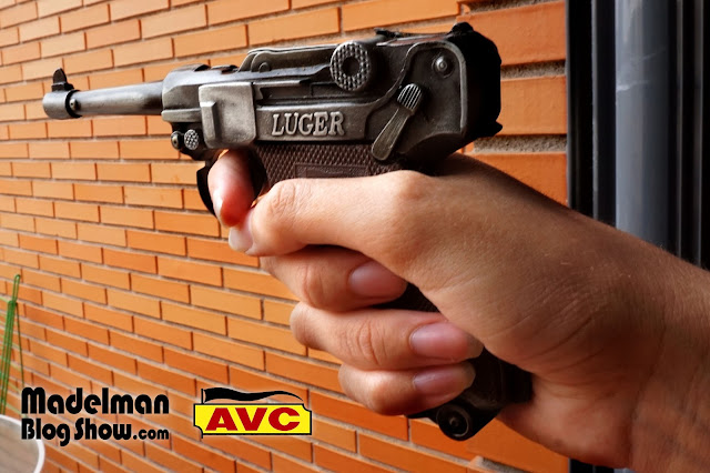 Pistola Luger con silenciador fabricada por AVC