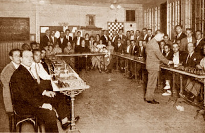 Àngel Simón en unas simultáneas en 1927