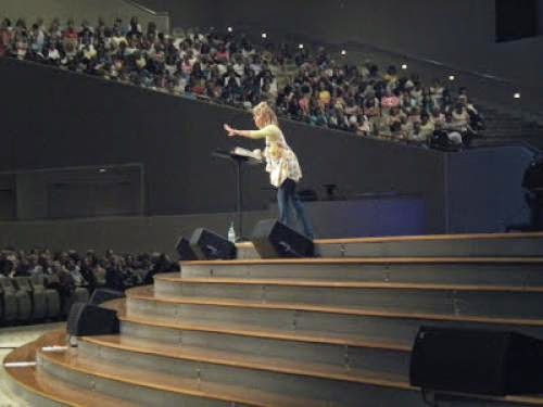 Beth Moore Reactions To Living Proof Teaching In Charlotte Part 1 The Women
