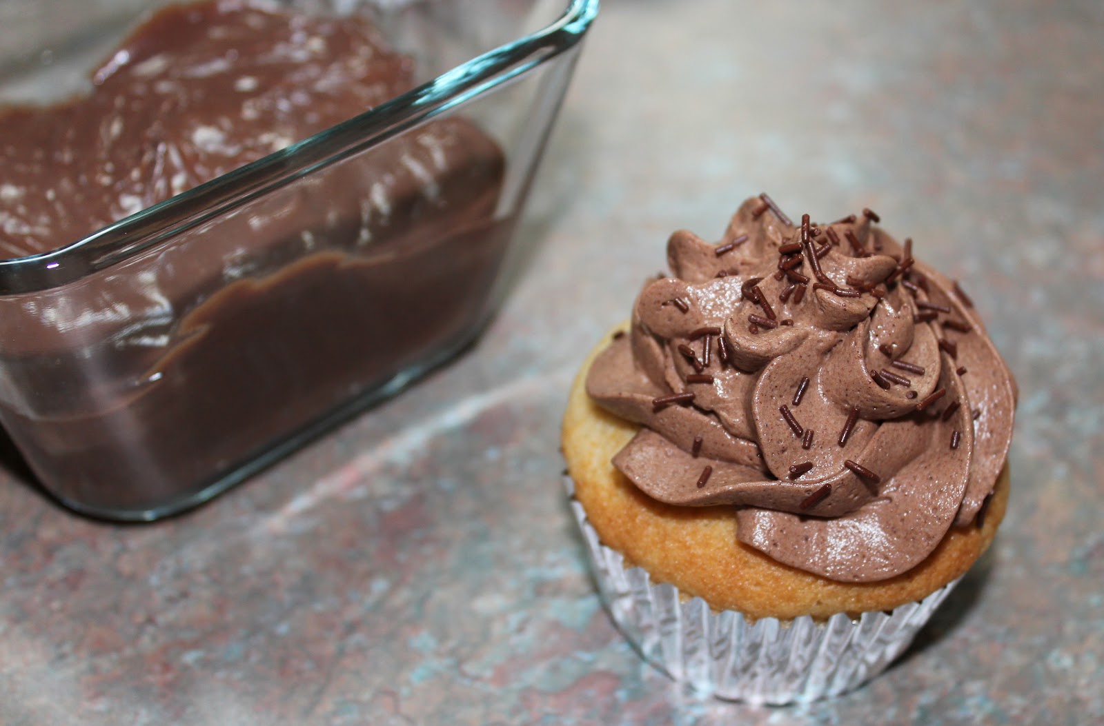 Cupcakes With Pudding Filling