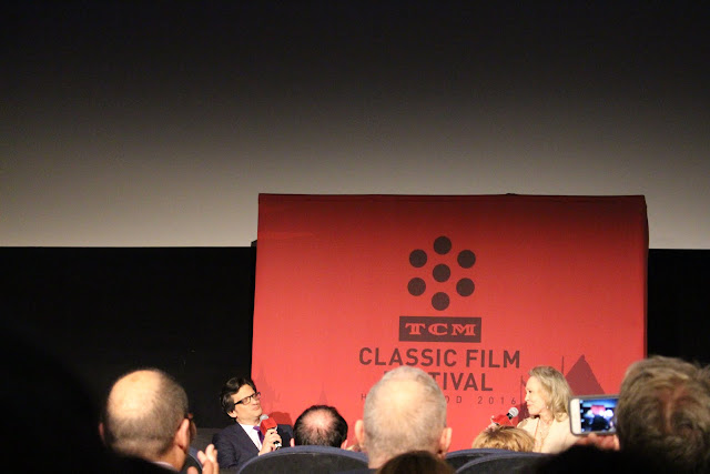 Ben Mankiewicz and Faye Dunaway at the TCM Classic Film Festival