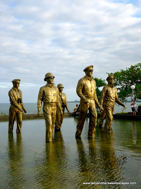 Gen. Douglas Mac Arthur and troops