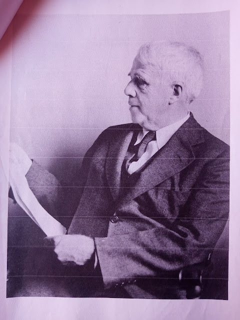 Robert Frost photo