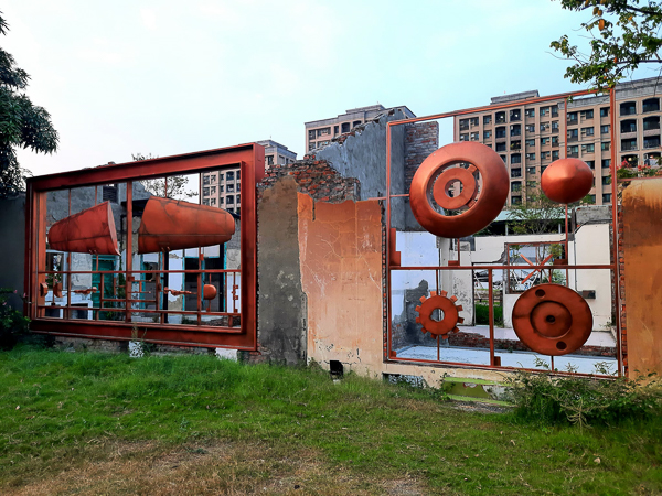 屏東得勝新村全台首座遺構公園，廢墟結合裝置藝術成為新亮點