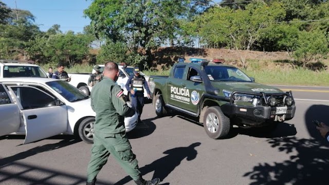 Policía de Fronteras y Fuerza Pública capturan a presunto contrabandista de licores tras evadir intervención policial en la que un policía resultó lesionado