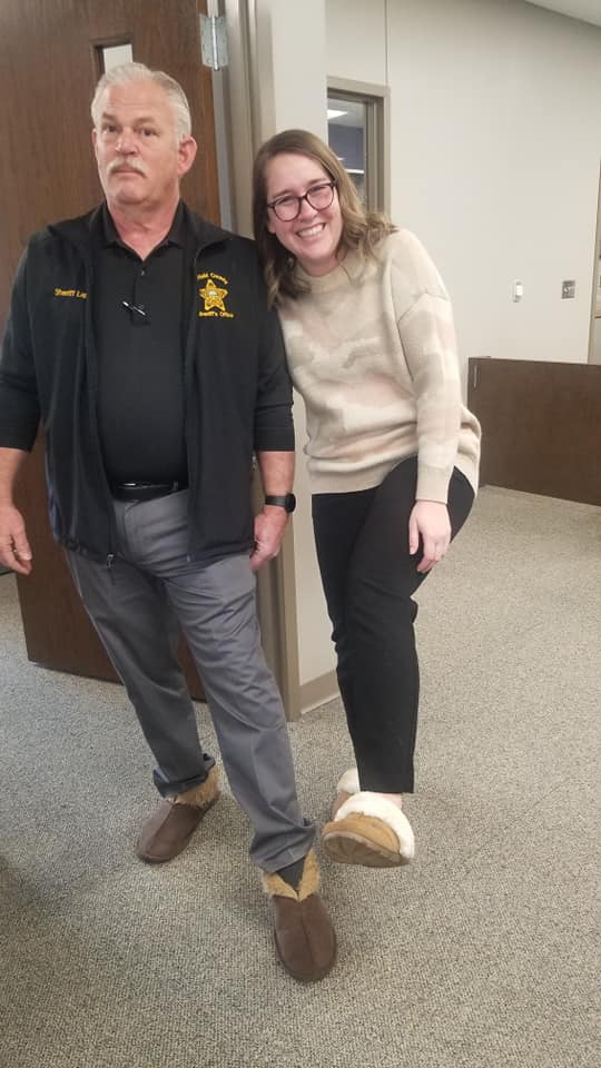 Sheriff wearing slippers