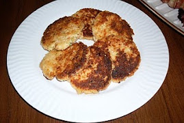 Salmon Cakes with Bacon, a delicious "pantry Ingredients" main dish to enjoy!