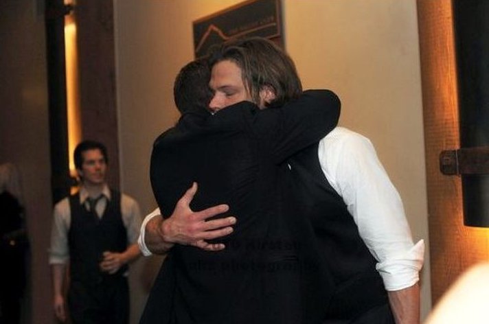 Jensen Ackles And Jared Padalecki Hug it Out