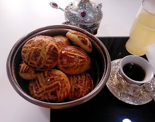 Biscuits sec simple et Economique pour le goûter réalisé par Tata Hbiba