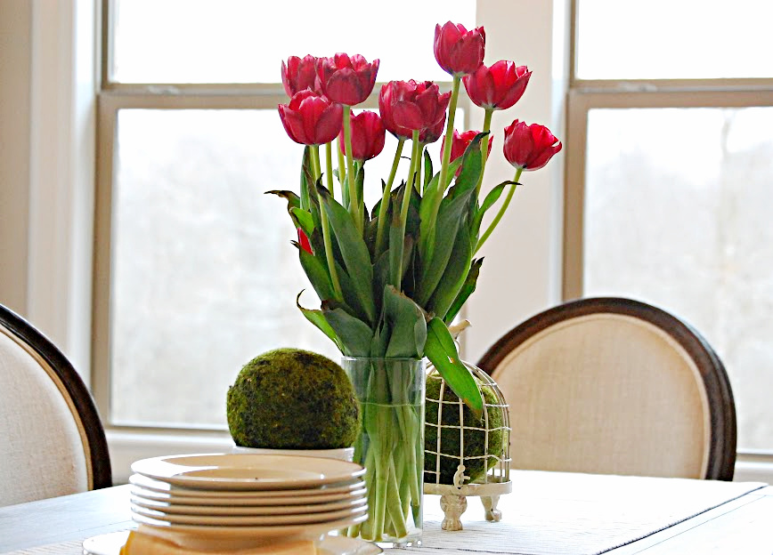 Winter-Blooms-tulips-centerpiece-decorating-homemaking