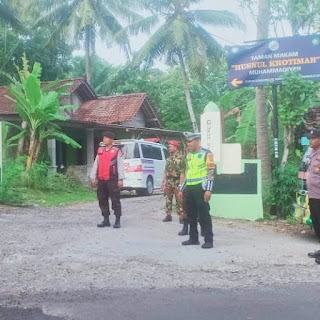 Kapolsek Nanggulan Pimpin Langsung Pengamanan dan Monitoring Giat Masyarakat di Kalurahan Donomulyo