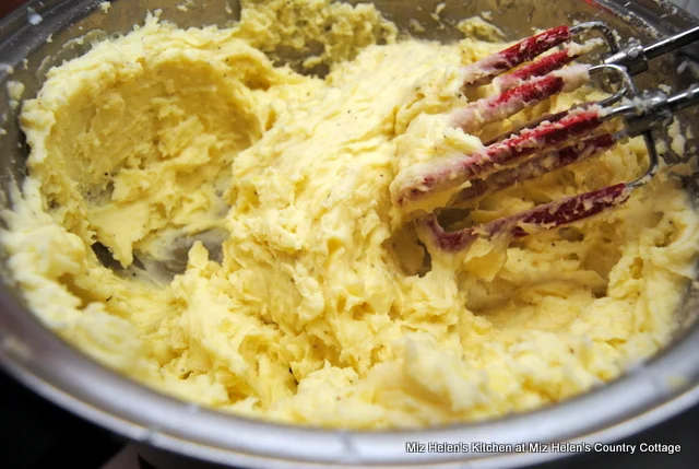 Irish Shepherd's Pie at Miz Helen's Country Cottage