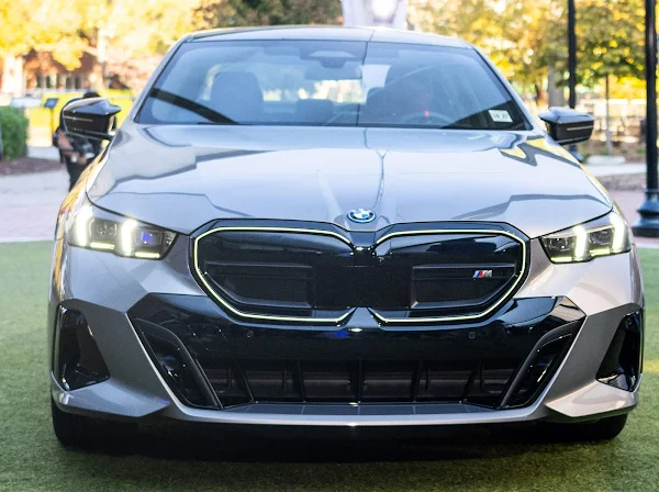 Novo BMW i5 elétrico tem lançamento confirmado para o Brasil em 2024