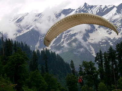 paragliding in solang