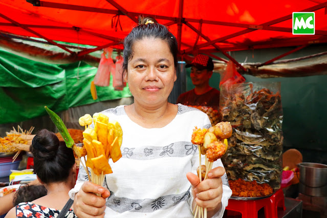 တစ်ချောင်း (၅၀) ကျပ် နဲ့ ရောင်းတဲ့ အန်တီတူးမာ တုတ်ထိုး