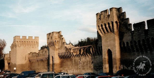 AVIGNON (84) - Les remparts médiévaux