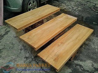 Papan tangga kayu