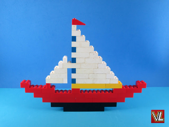 Barco à vela vintage no LEGO Ideas Book 221 de 1973