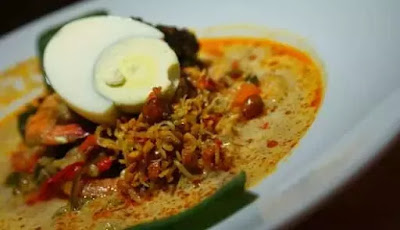 Membuat Menu Sarapan Dengan Lontong Sayur Medan