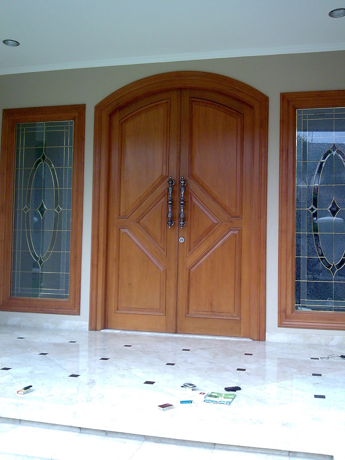  JUAL  KUSEN KAYU PINTU  KAYU JENDELA KAYU JUAL PINTU  KAYU 