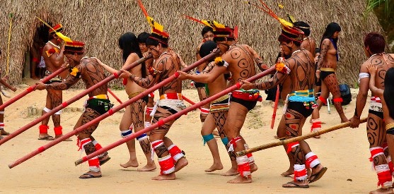 Brincar de índio -Reflexão sobre cultura indígena , representatividade e esteriótipos