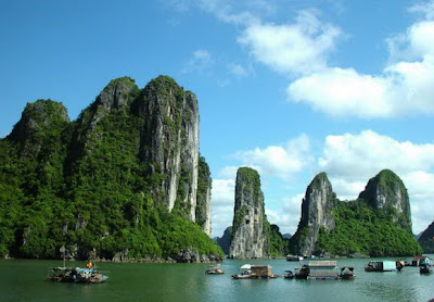 Teluk Ha Long di Vietnam