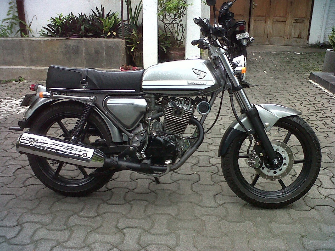 Modifikasi Honda CB Clasic 2014