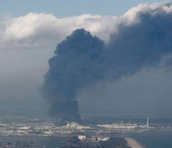 Fukushima N-power plant explosion Sat 03-12-11-1