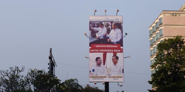 Lewat Strategi Baliho, Prabowo Ingin Raup Suara Pro-Jokowi dan Anti-Jokowi