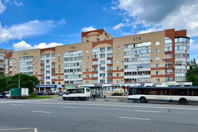 Королёв, проспект Космонавтов, жилой дом 2001 года постройки