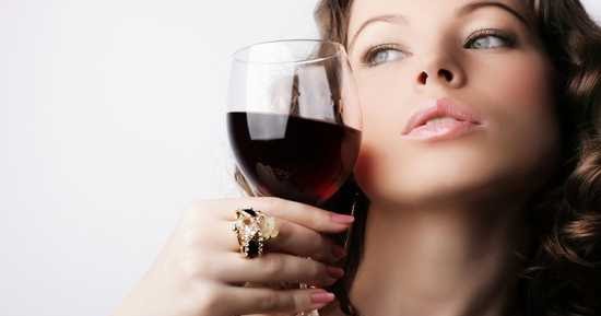 Resultado de imagen para bebiendo vino
