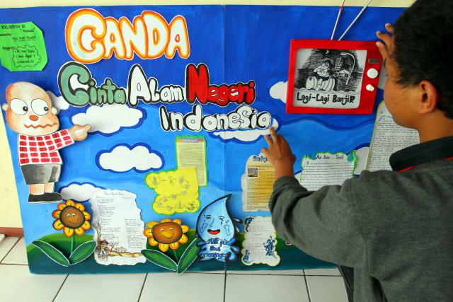 Menyampaikan Pesan Lingkungan Melalui Mading Sekolah 