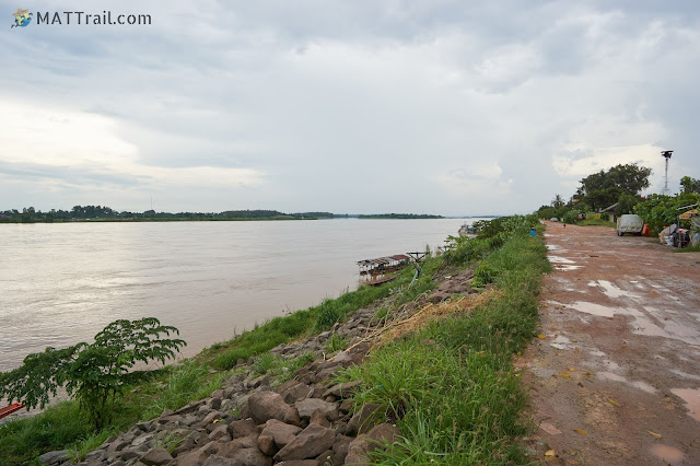 The Mekong river in Vientiane, on the other side is Thailand