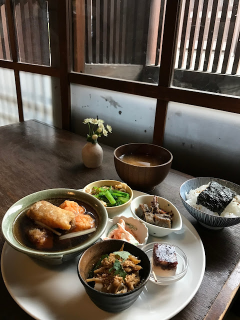 奈良咖啡店, 奈良定食