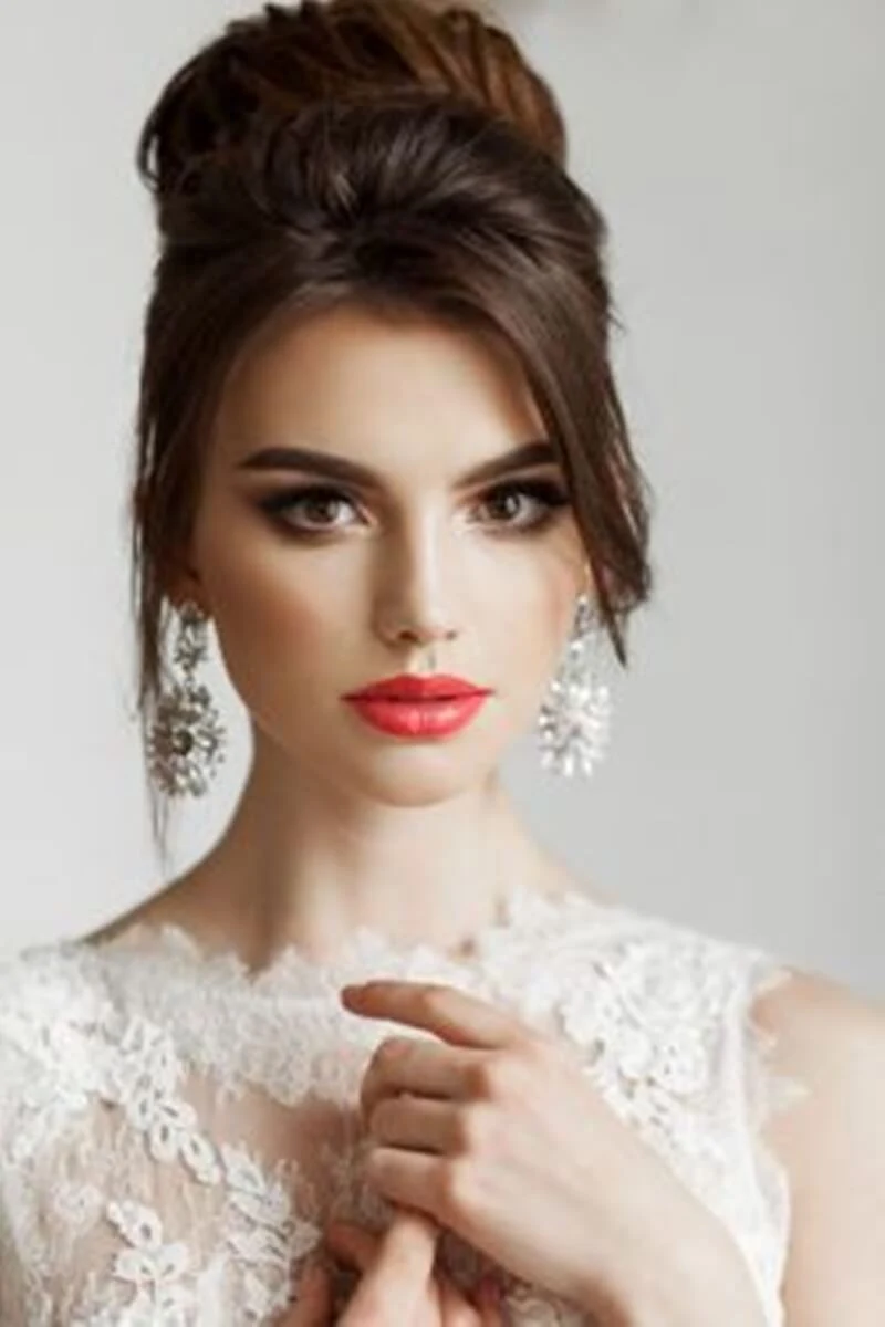 Maquiagem de Noiva Dicas e Tendências para um Look Perfeito no Casamento