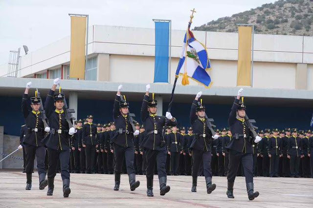 Η απρόσμενη υποβάθμιση των ανώτατων στρατιωτικών σχολών