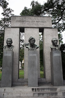 Bahai memorials