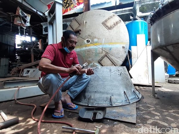 FX Rudy, Mantan Wali Kota yang Kini Jadi Tukang Las