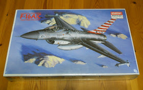 f-16 fighting falcon scale model