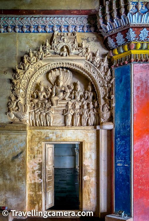The Saraswathi Mahal Courtyard is located in the center of the palace and is surrounded by a series of pillared halls. The courtyard is known for its colorful murals, which depict scenes from Indian mythology and history. The murals are painted in bright colors such as red, blue, green, and yellow and are a feast for the eyes.