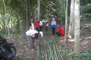 GOTONG ROYONG POTONG BAMBU