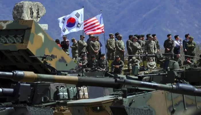 تضمنت التدريبات العسكرية المشتركة التي أجرتها القوات الأمريكية والكورية الجنوبية نشر مئات من القوات وعشرات الدبابات وأنظمة المدفعية والطائرات.