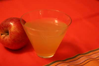 batida de maca (apple cocktail)